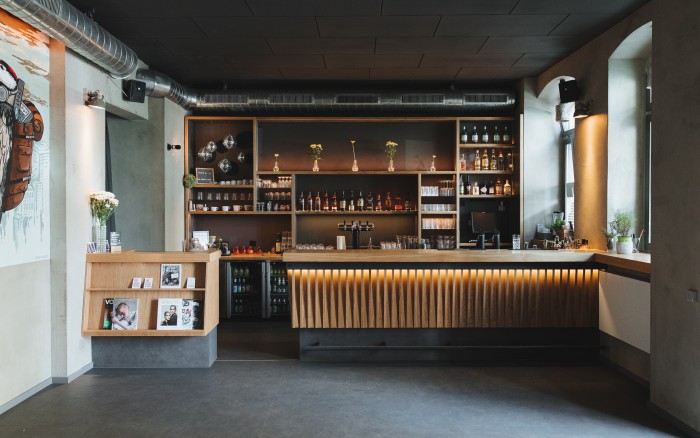 Bar