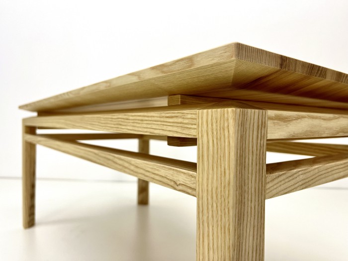 Tisch aus Esche